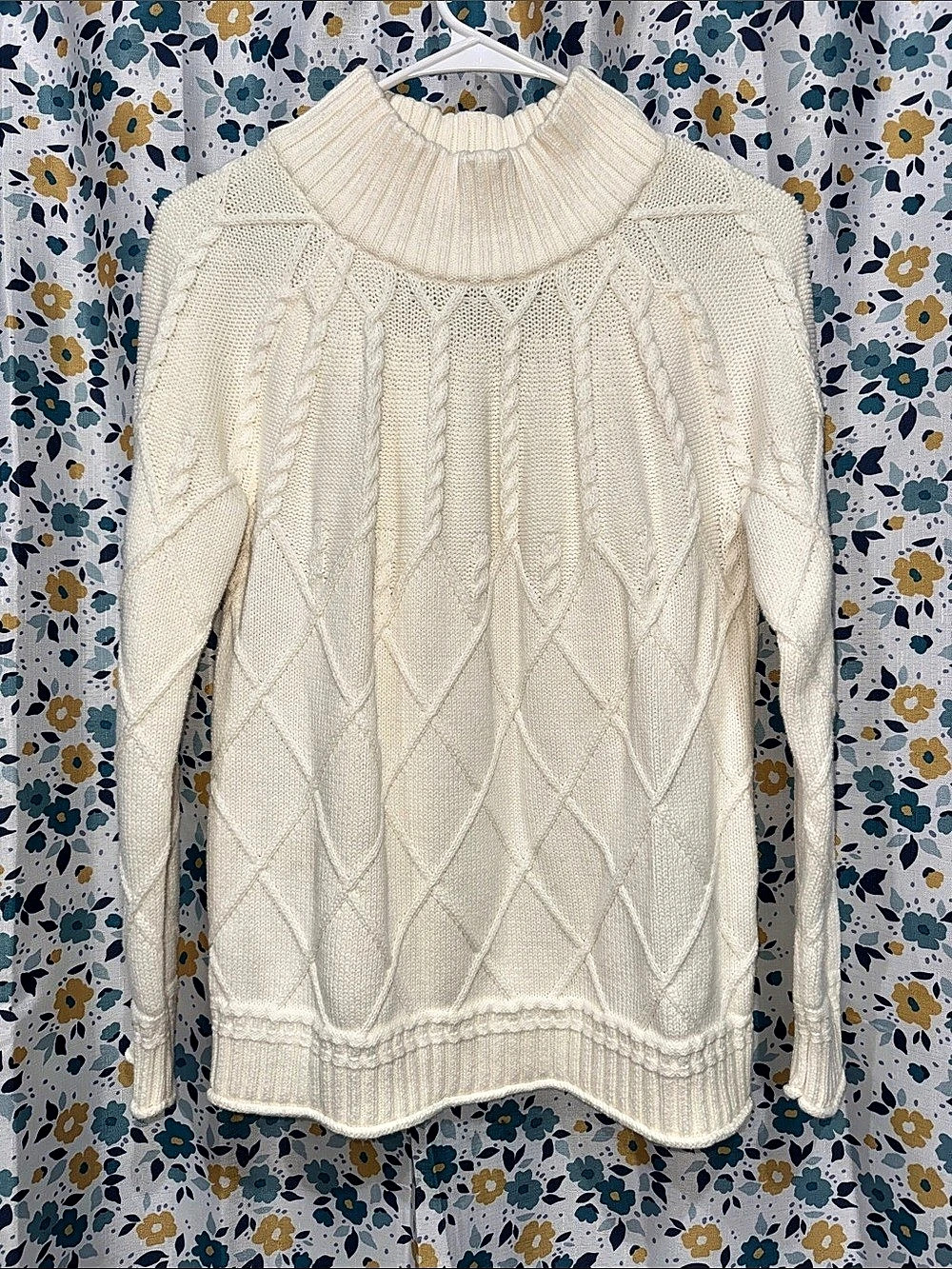 Lands' End Cable Knit Sweater Size Medium